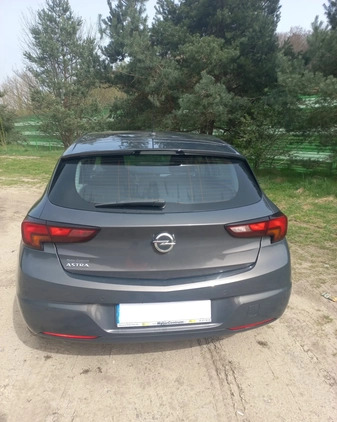 Opel Astra cena 46000 przebieg: 78000, rok produkcji 2016 z Gdynia małe 379
